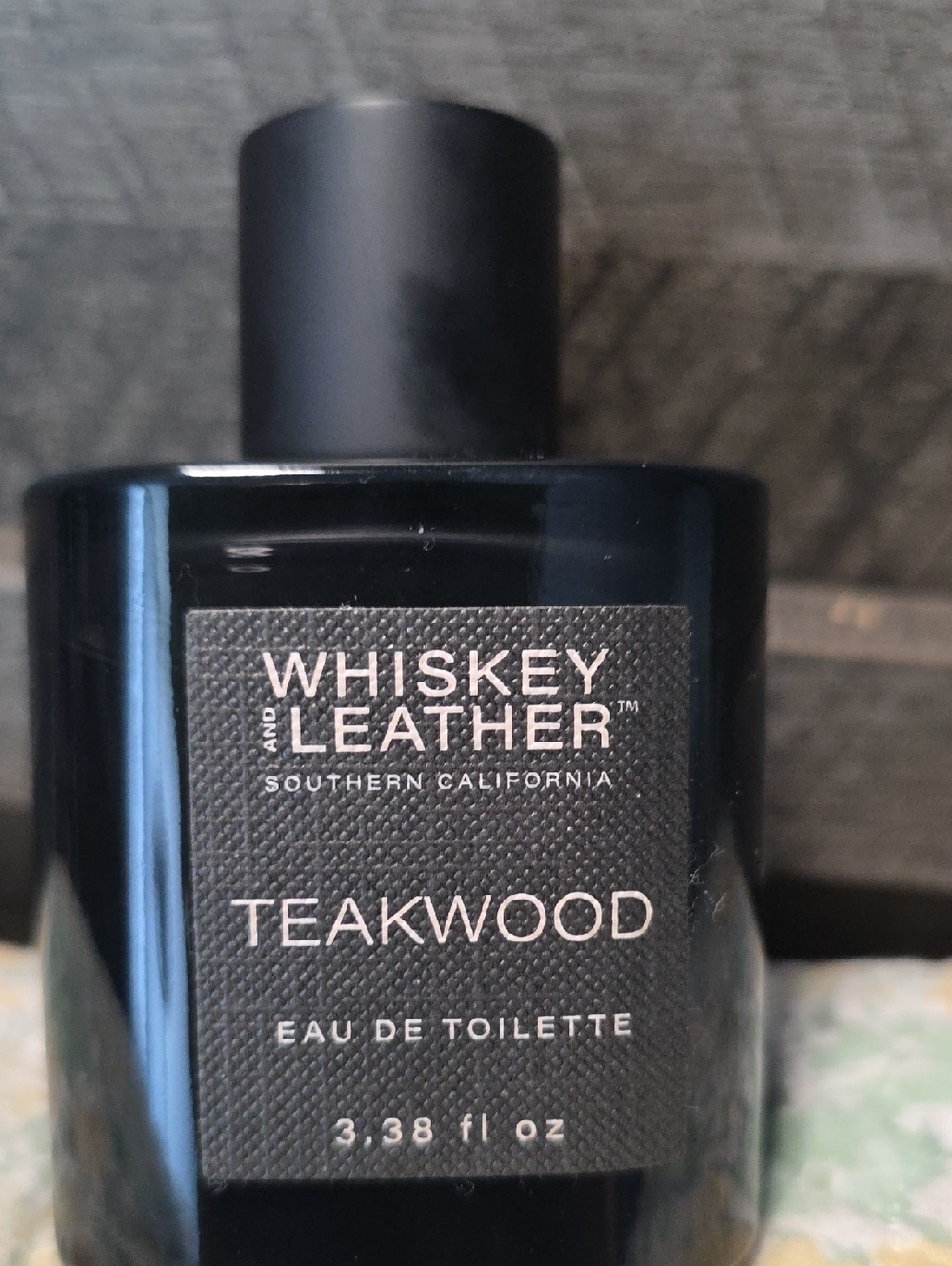 Whiskey & Leather Teakwood Eau de Toilette - Black